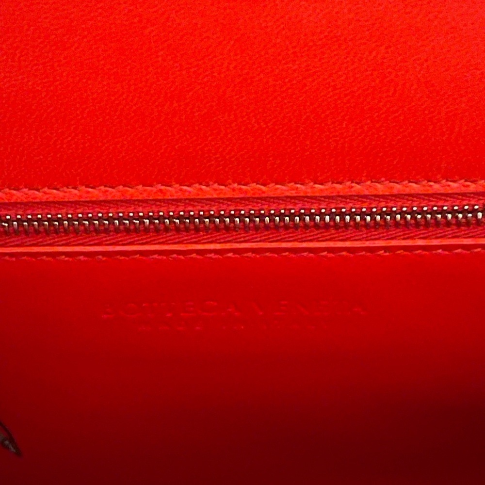 Bottega Veneta Red Clip Crossbody Bag - Picture 4 of 7